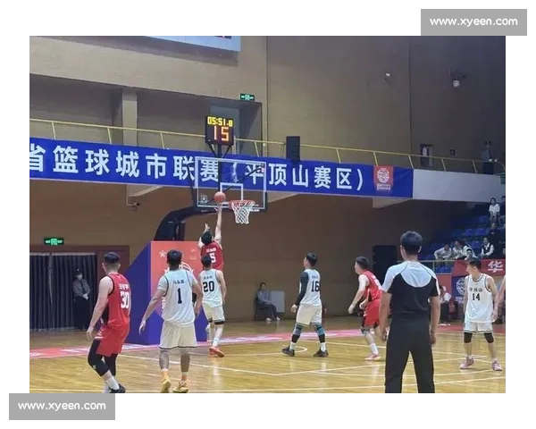 激烈对决再现赛场风云篮球队鏖战拼搏精彩瞬间
